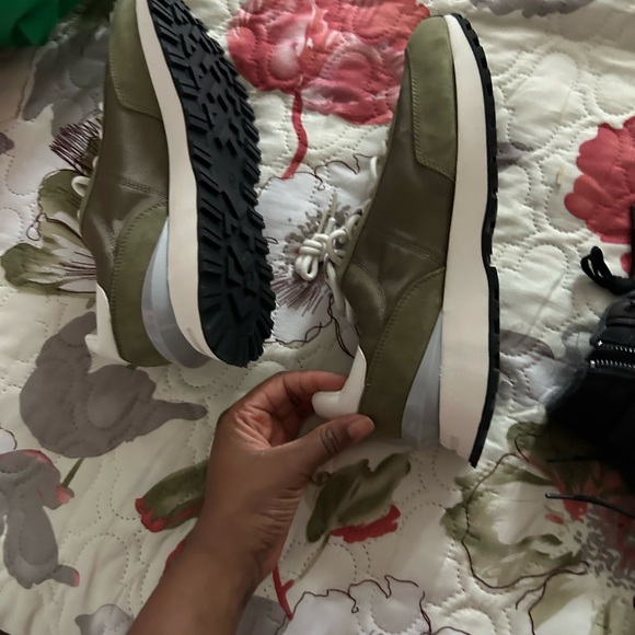 Green and white sneakers for men for sale. - Picture 3 of 3